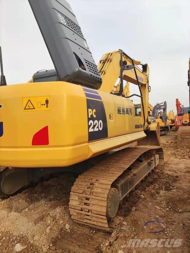 Komatsu PC220 Vikšriniai ekskavatoriai