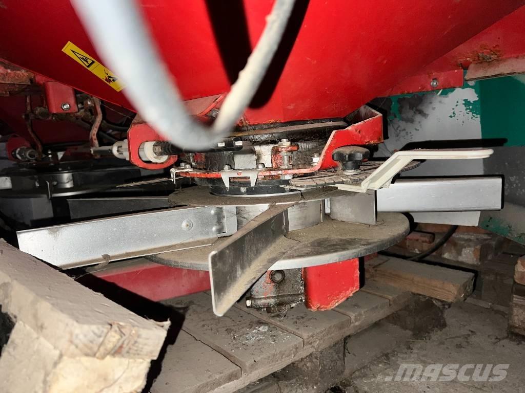 Kverneland DS-XL Mineralinių trąšų barstytuvai