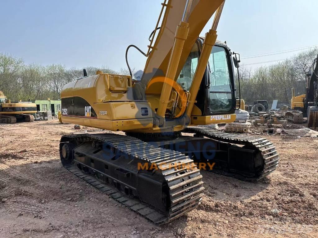 CAT 325 CL Vikšriniai ekskavatoriai