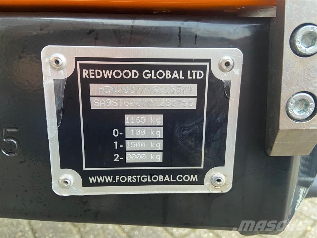  Först ST6D.24 Pašarų ruošimo technika