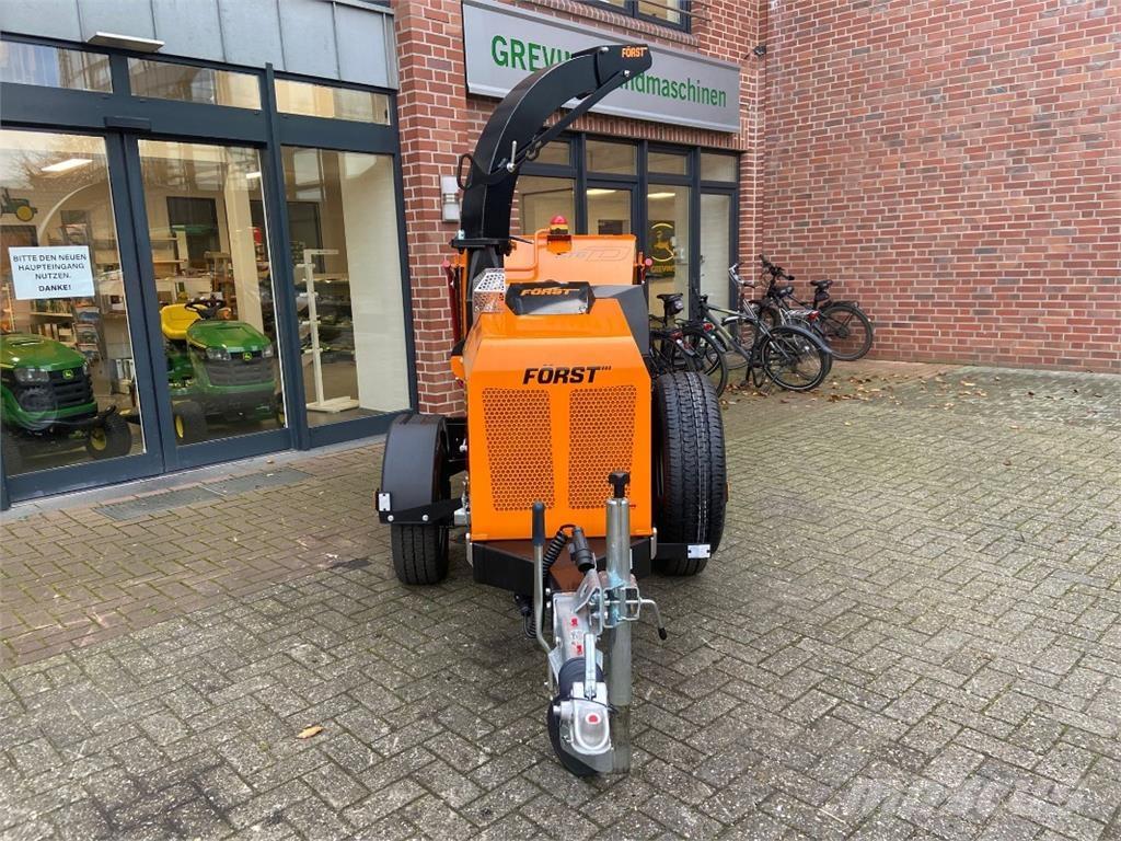  Först ST6D.24 Pašarų ruošimo technika