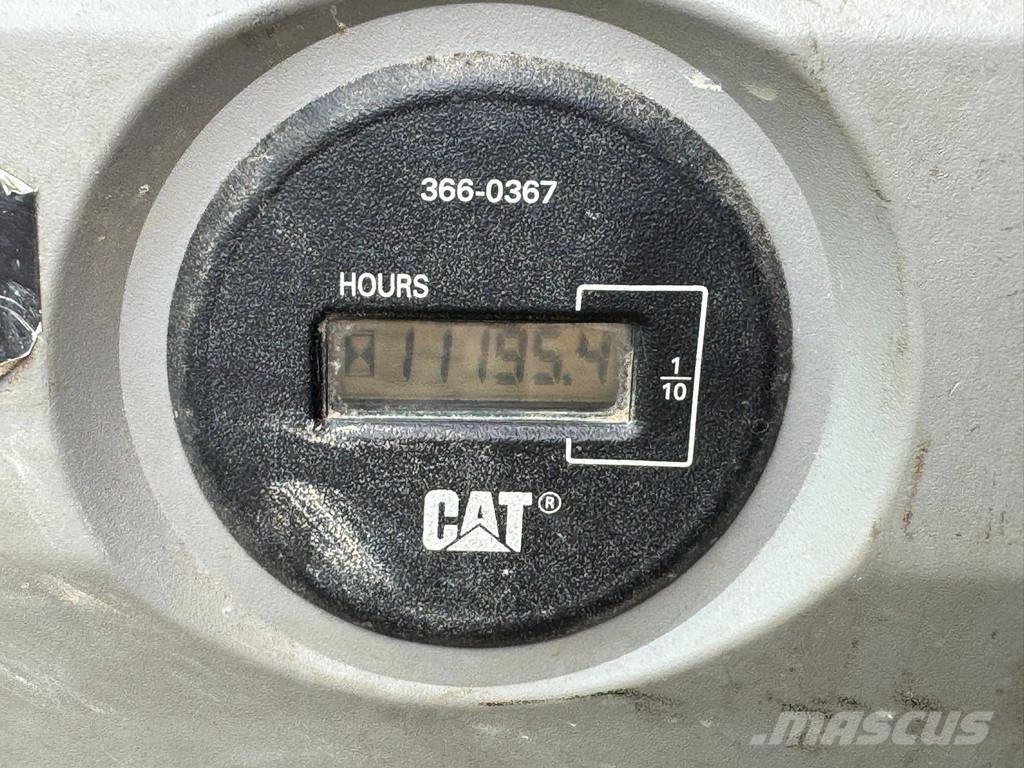 CAT 323E Vikšriniai ekskavatoriai