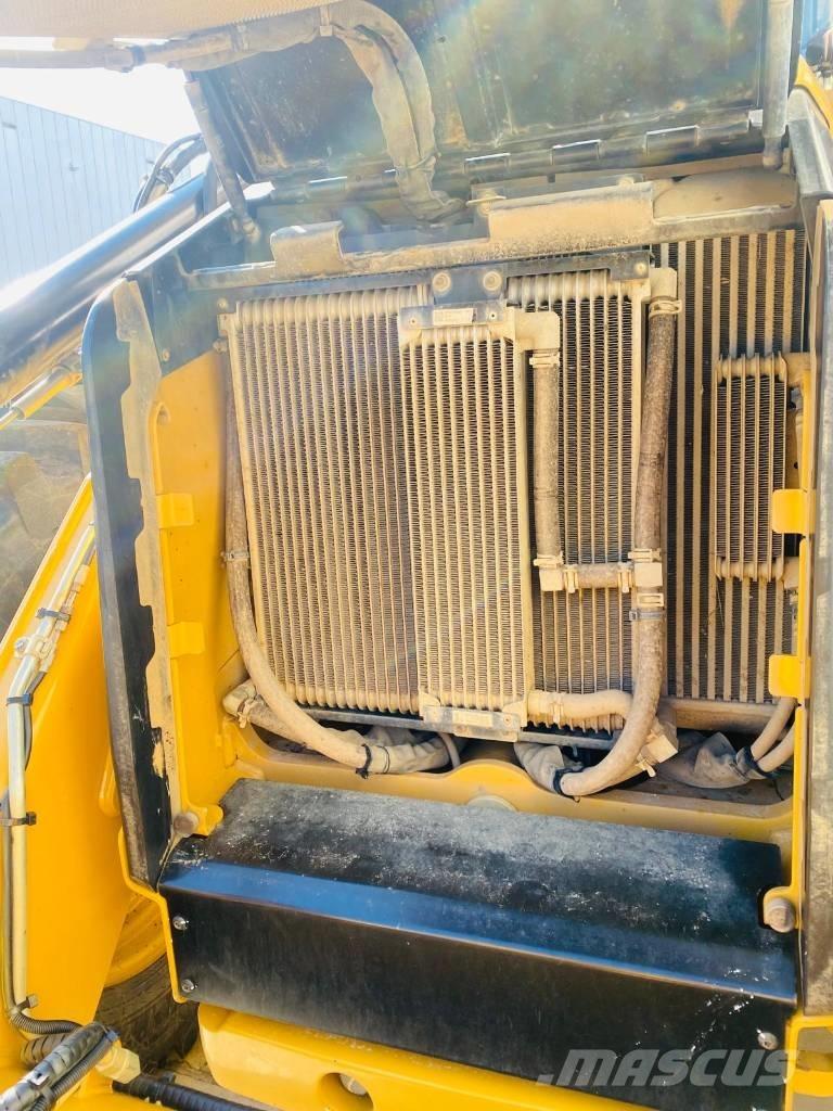 CAT 444  4x4 Ekskavatoriniai krautuvai