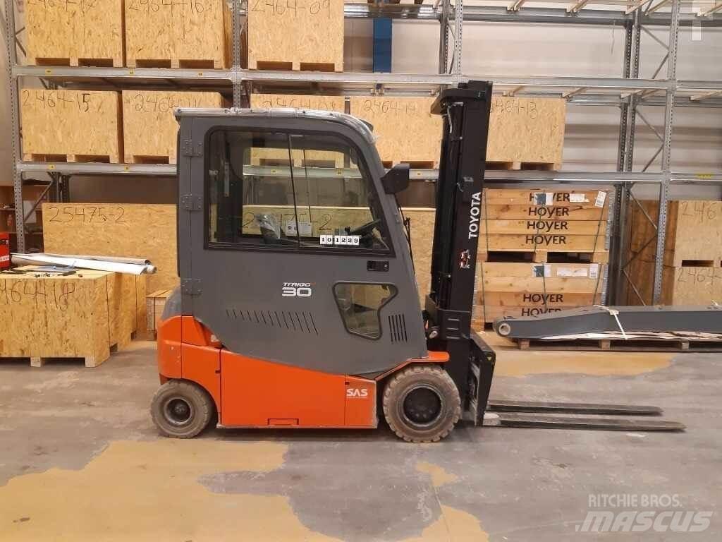 Toyota 8FBMT30 Elektriniai šakiniai krautuvai
