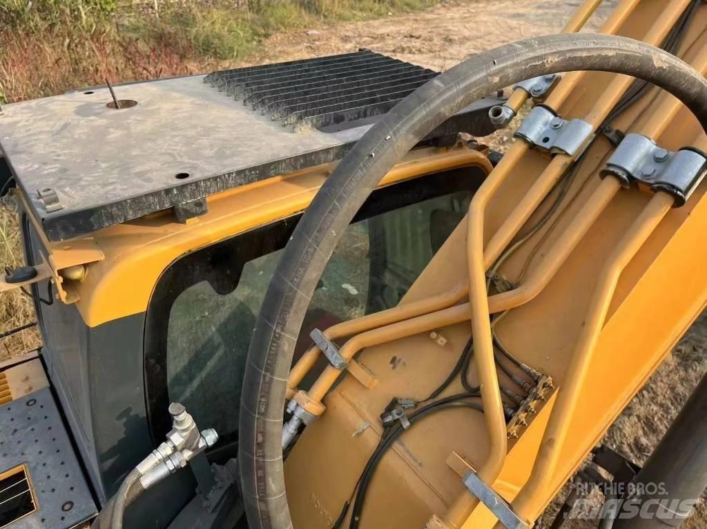 Hyundai Robex 520 VS Vikšriniai ekskavatoriai