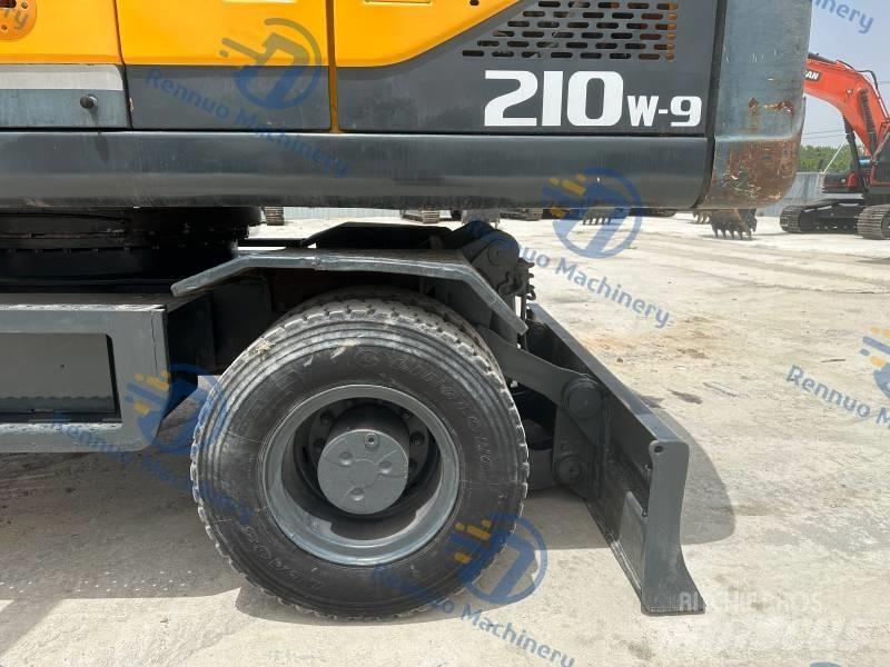 Hyundai R210W-9 Ratiniai ekskavatoriai
