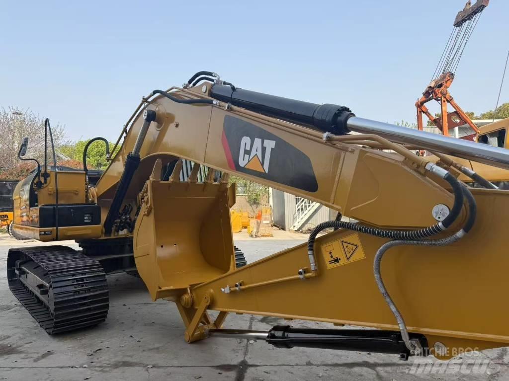 CAT 320 D2 Vikšriniai ekskavatoriai