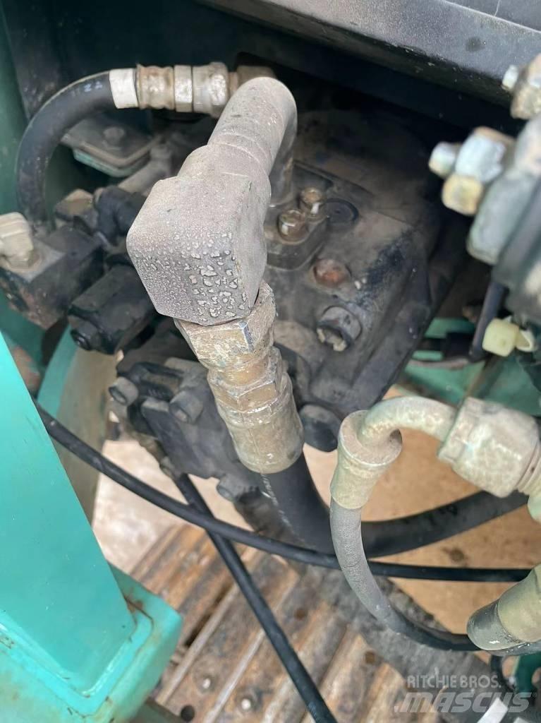 Kobelco SK 75 Vikšriniai ekskavatoriai