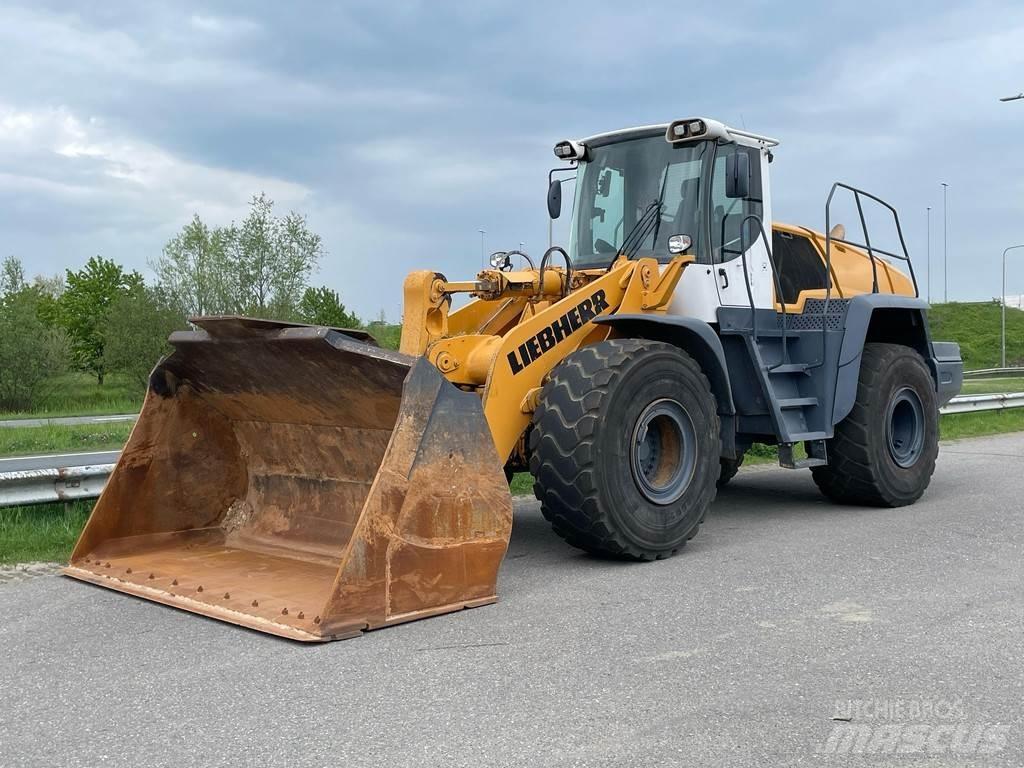 Liebherr L580 Naudoti ratiniai krautuvai