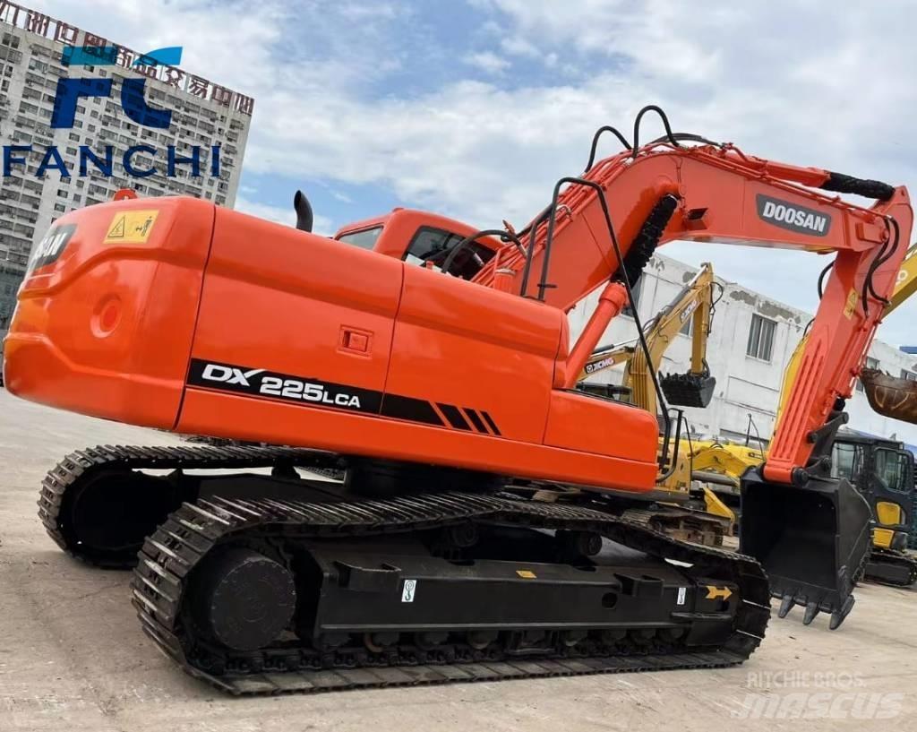 Doosan DX 225 LCA Vikšriniai ekskavatoriai