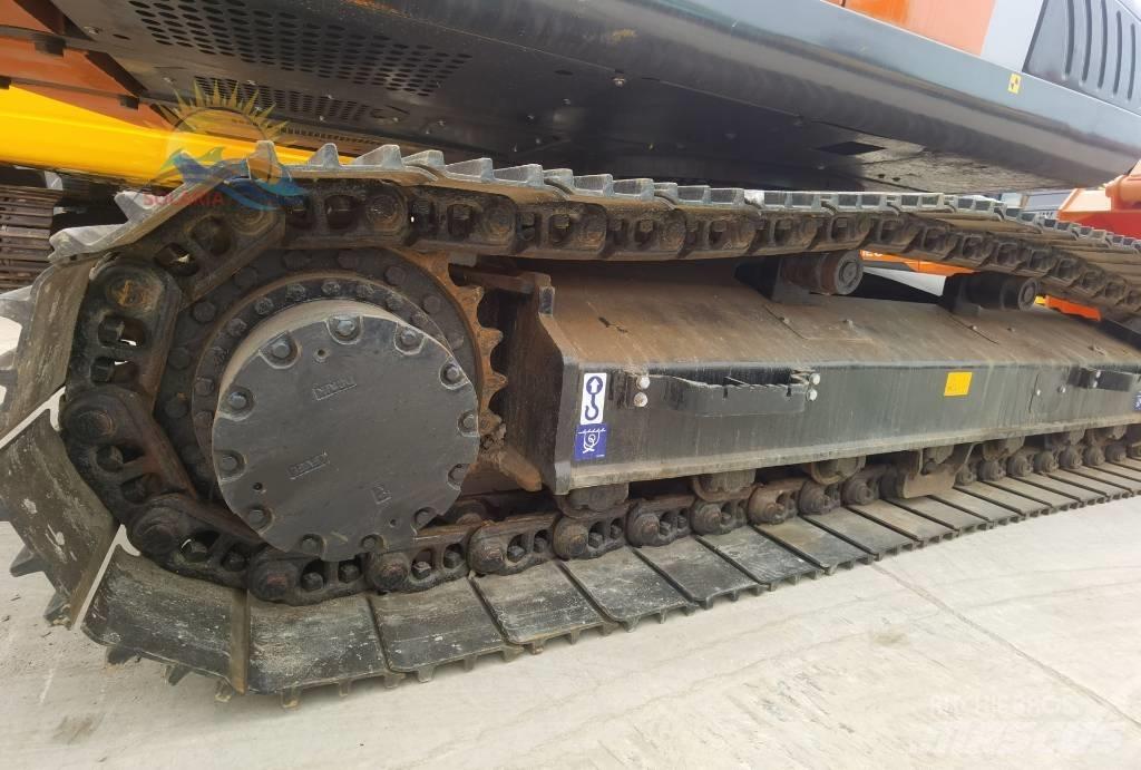 Hitachi ZX 200 Vikšriniai ekskavatoriai