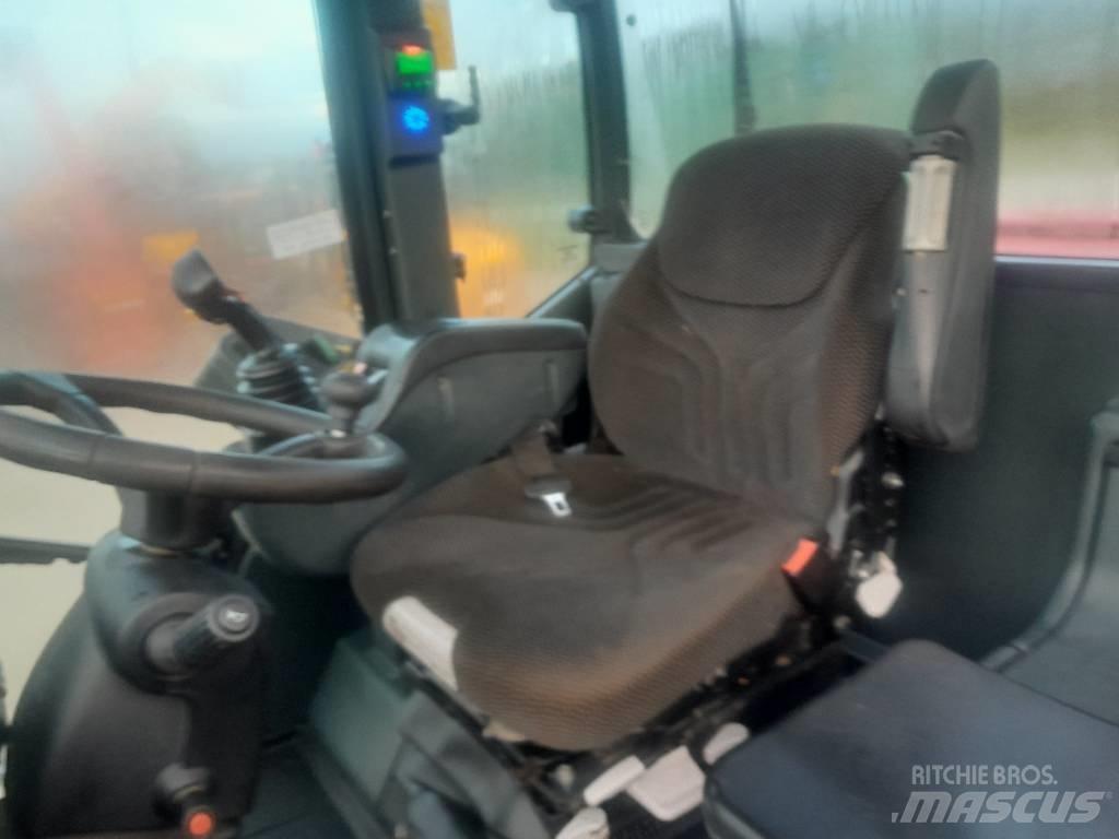Schafer T8620 Teleskopiniai krautuvai žemės ūkiui