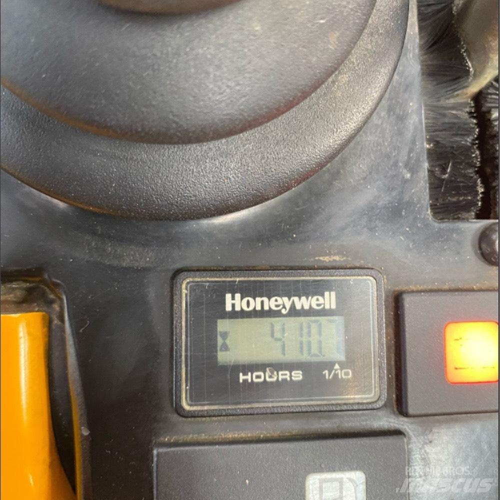 JCB 8008 Mini ekskavatoriai < 7 t