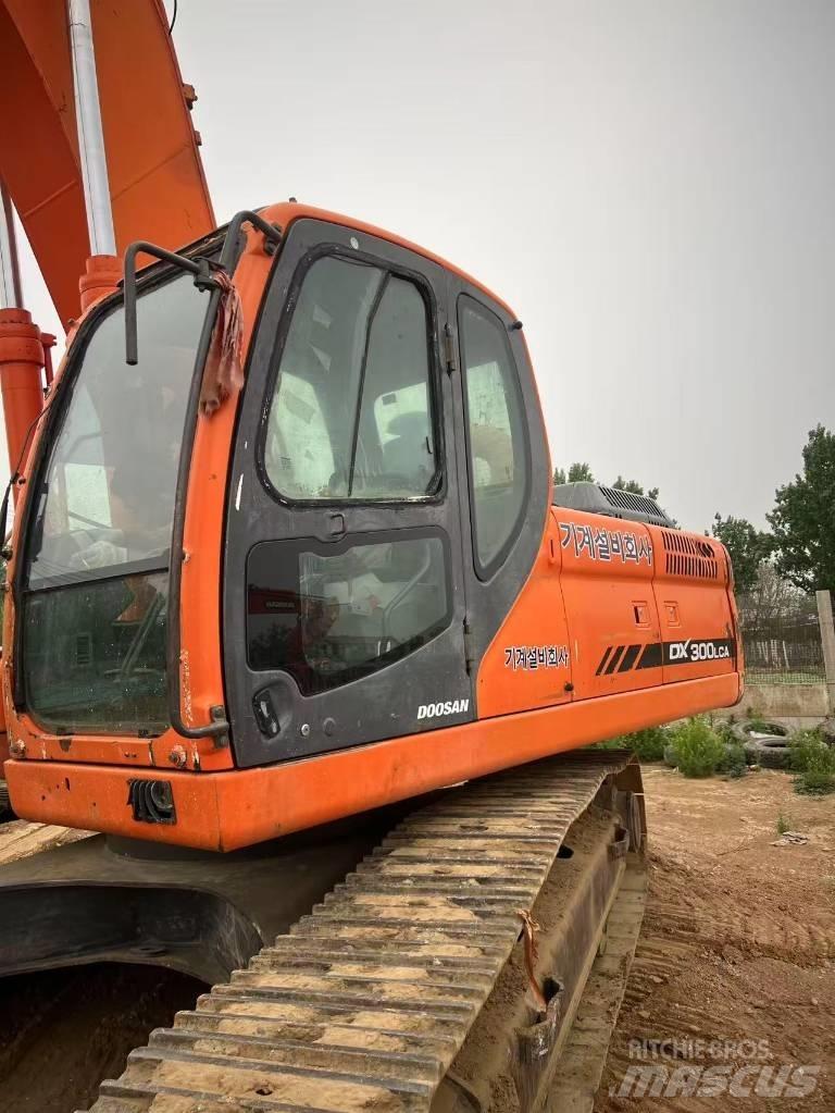 Doosan DX300LCA Vikšriniai ekskavatoriai