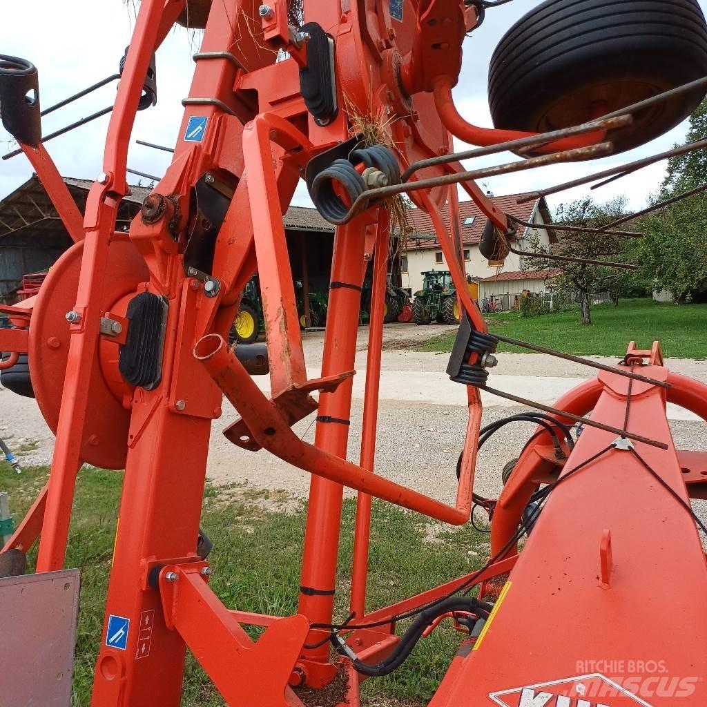 Kuhn GF 8702 Šieno grėbliai ir vartytuvai