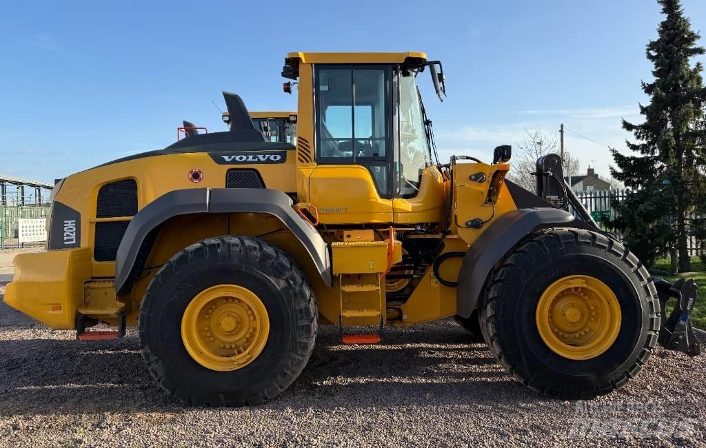 Volvo L 120 H Naudoti ratiniai krautuvai