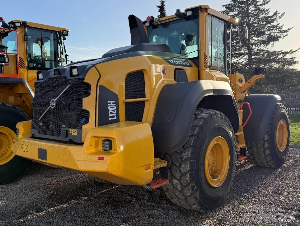 Volvo L 120 H Naudoti ratiniai krautuvai