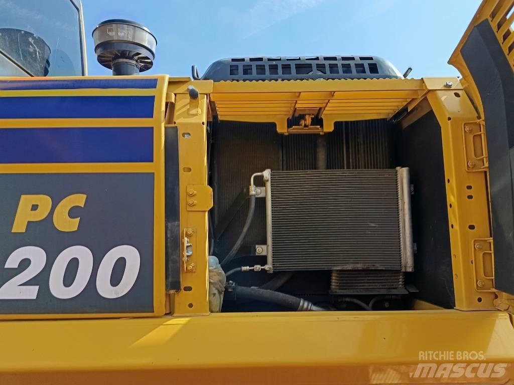 Komatsu PC200 Vidutinės galios ekskavatoriai 7-12 t