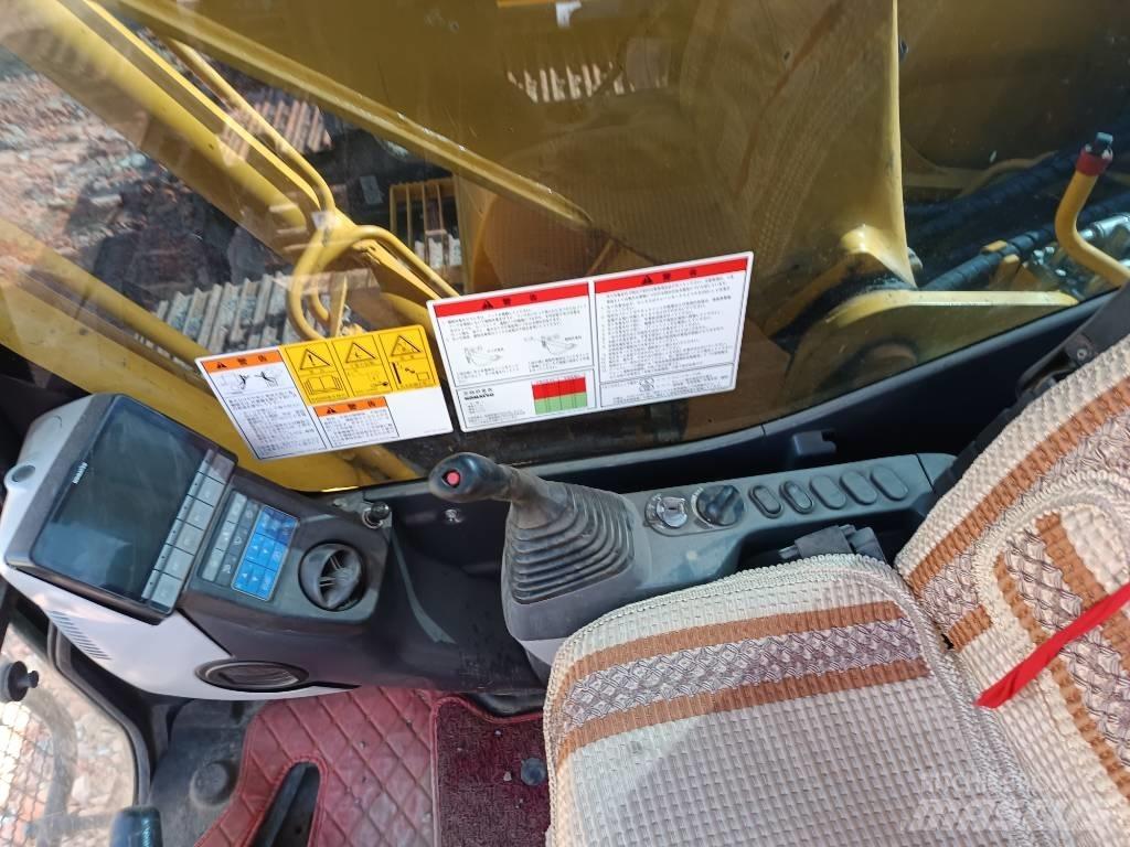 Komatsu PC200 Vidutinės galios ekskavatoriai 7-12 t