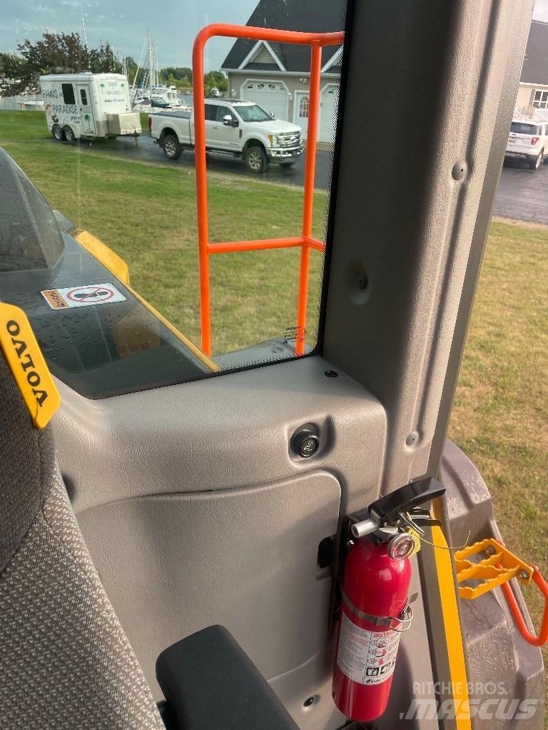 Volvo L120H Naudoti ratiniai krautuvai