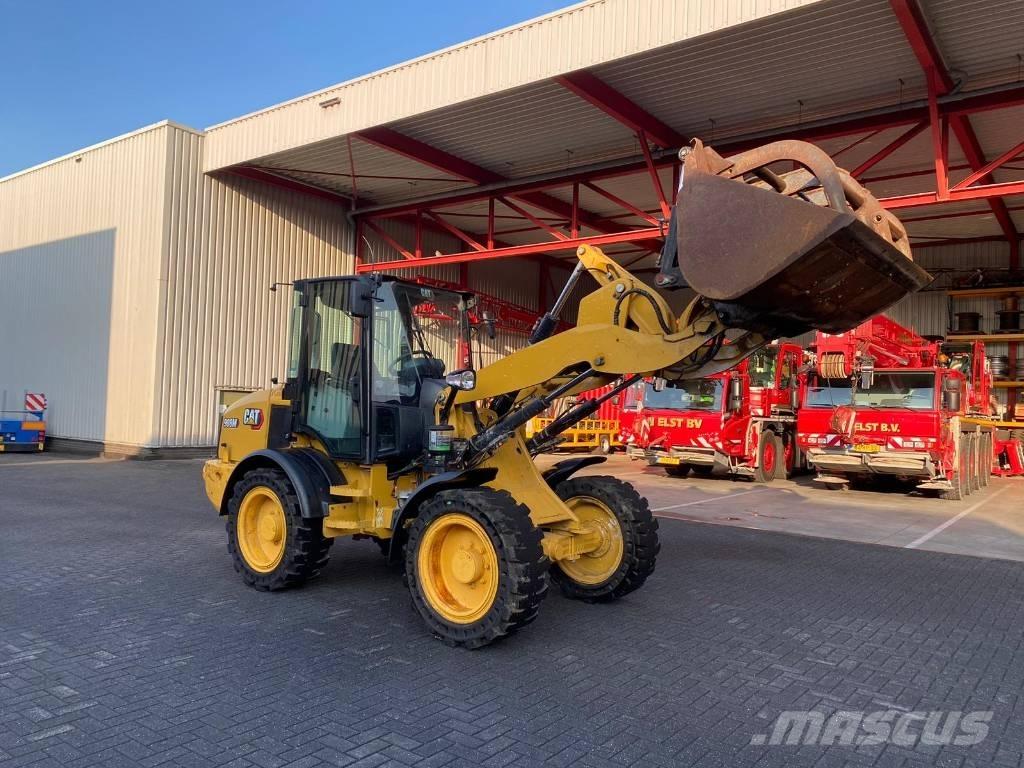 CAT 908M Naudoti ratiniai krautuvai