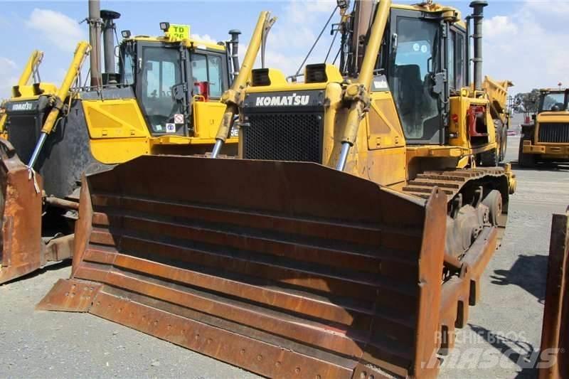 Komatsu D65 EX-16 Vikšriniai buldozeriai