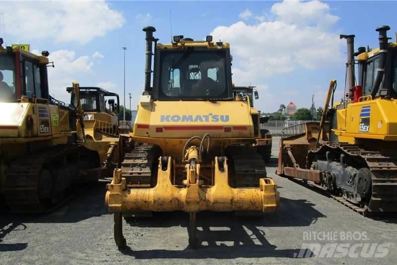 Komatsu D65 EX-16 Vikšriniai buldozeriai