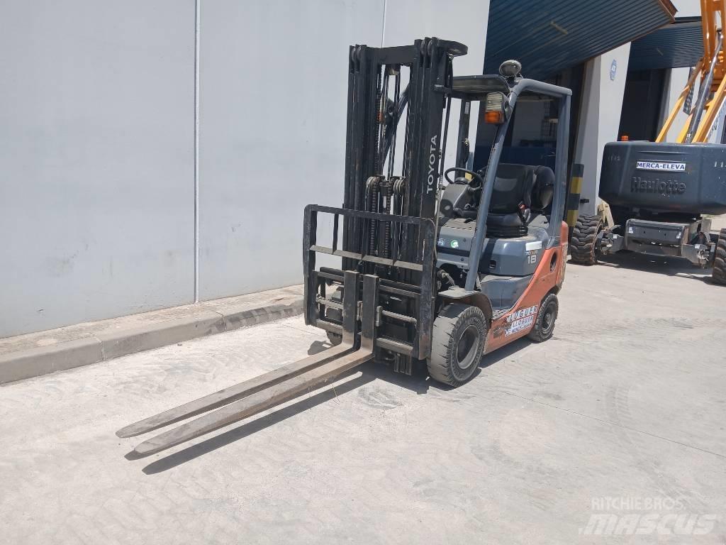 Toyota D02-8FG18 LPG (dujiniai) krautuvai