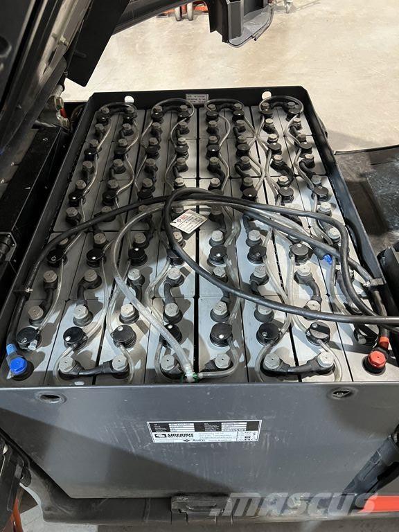 Linde E30-01 Elektriniai šakiniai krautuvai