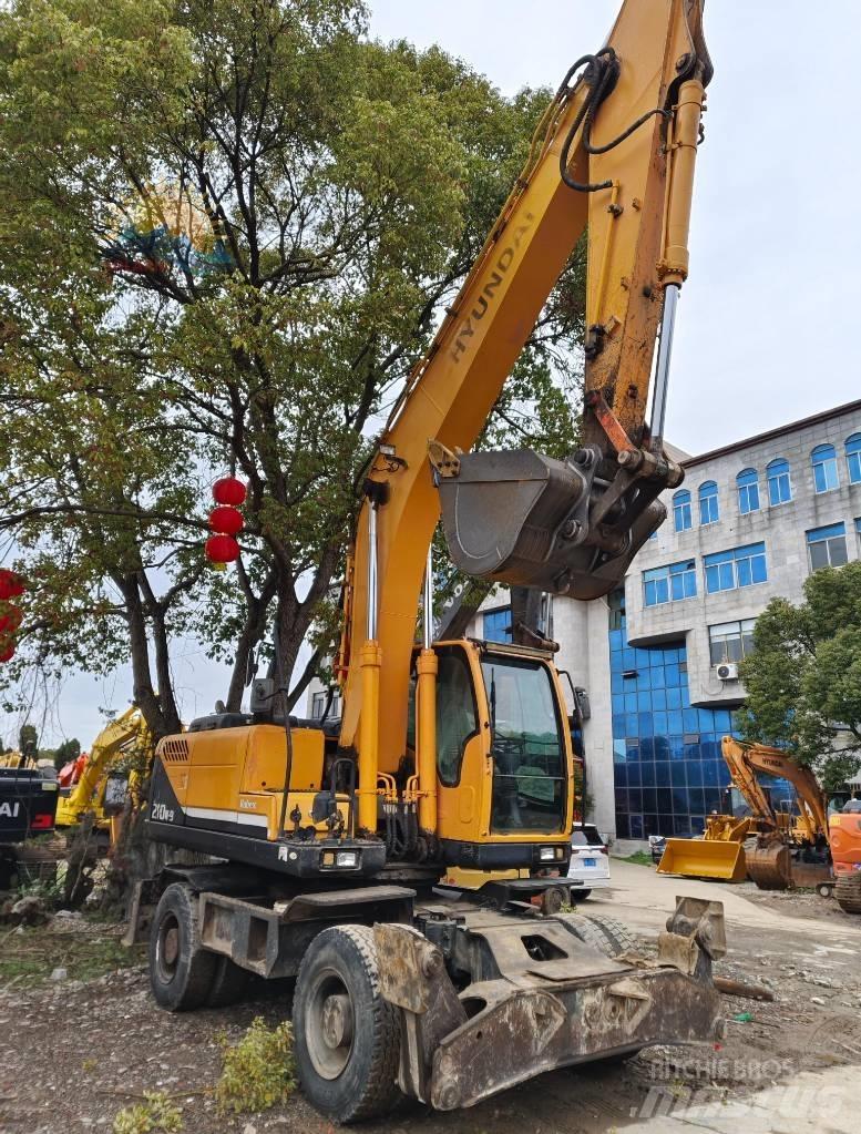 Hyundai R210W-9 Ratiniai ekskavatoriai