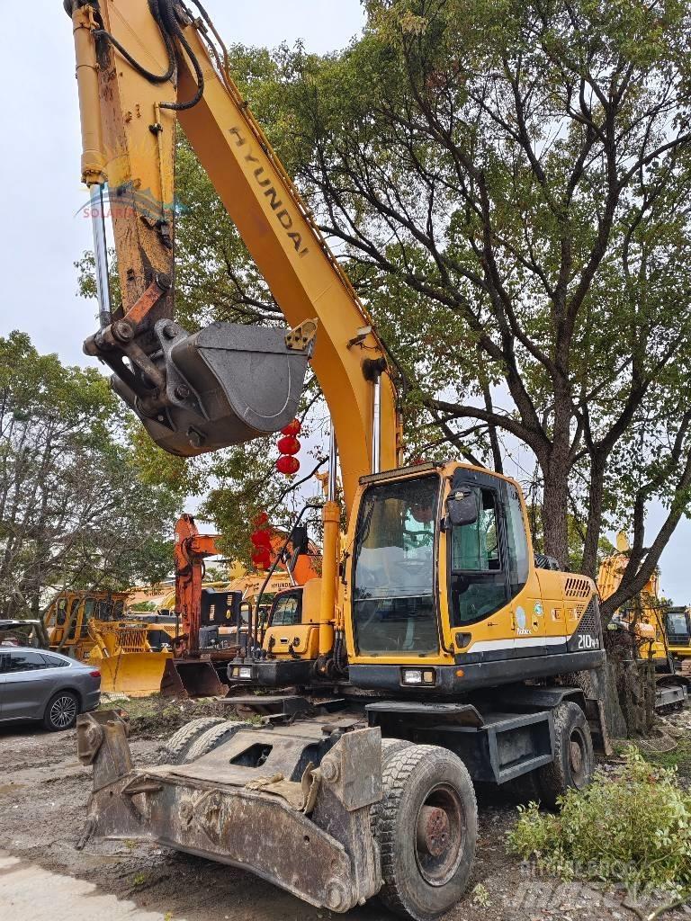 Hyundai R210W-9 Ratiniai ekskavatoriai