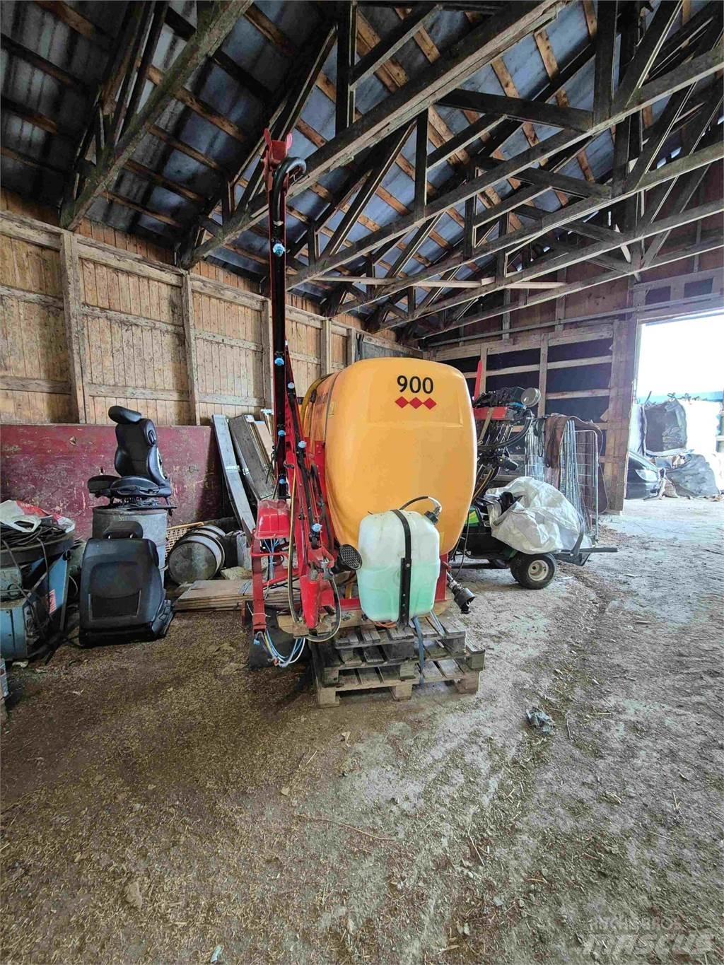 Junkkari 900L Prikabinami purkštuvai