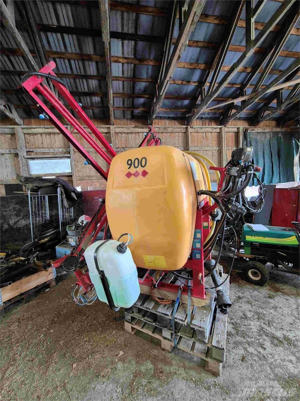 Junkkari 900L Prikabinami purkštuvai