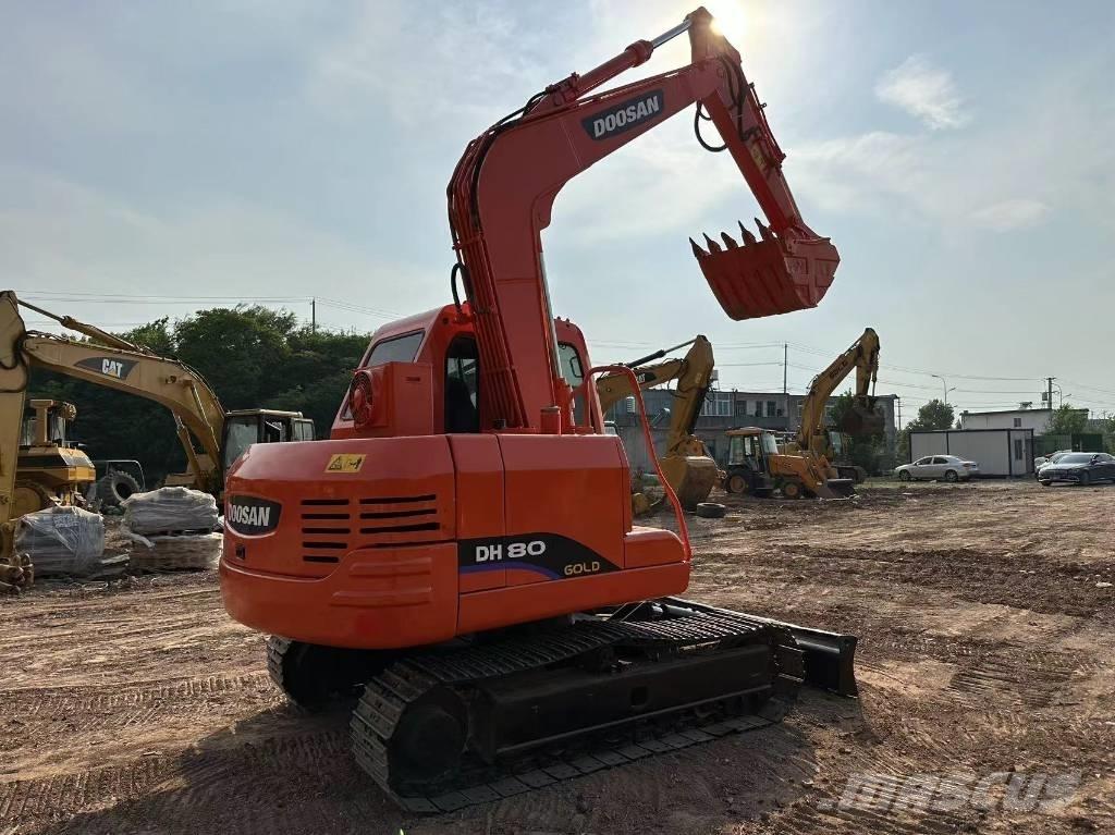 Doosan DH 80 Vikšriniai ekskavatoriai