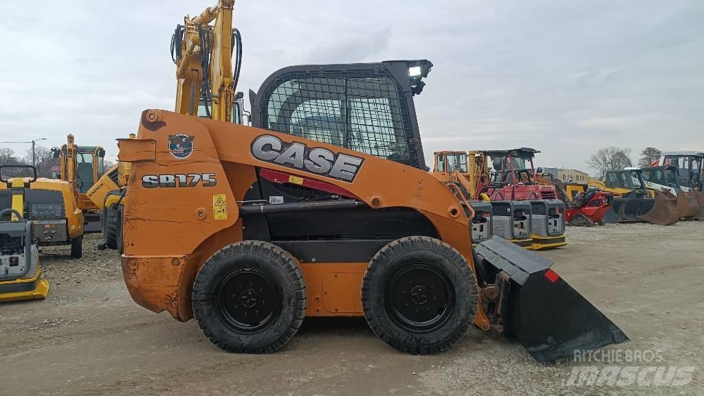 CASE SR 175 Krautuvai su šoniniu pasukimu