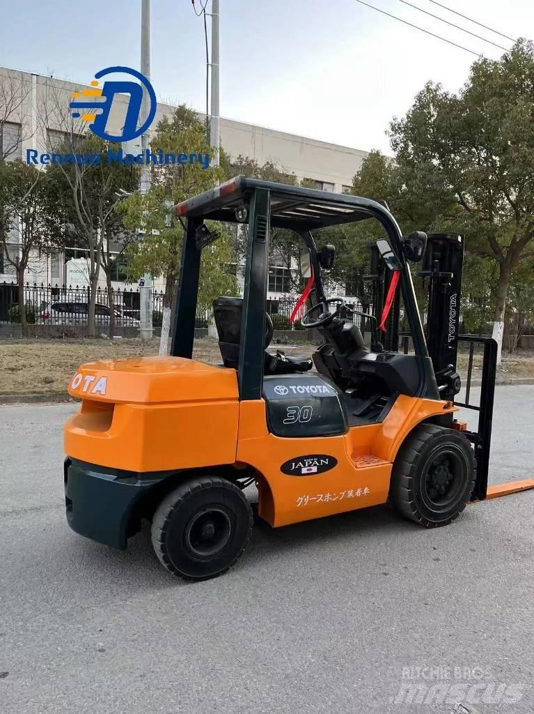 Toyota FD 30 Dyzeliniai krautuvai