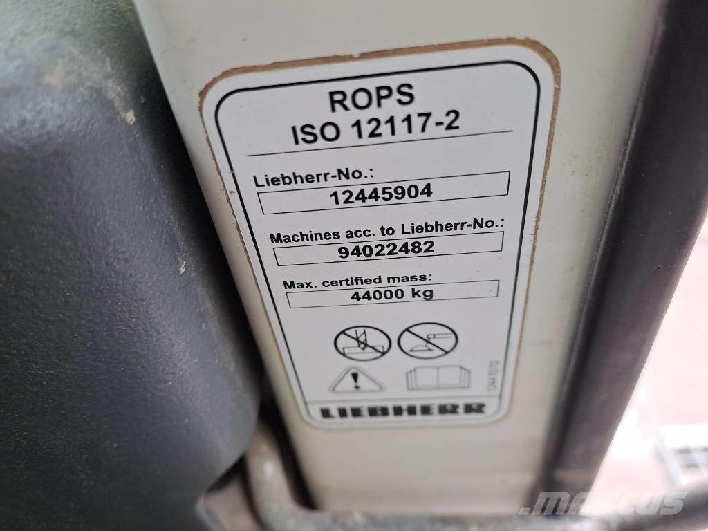 Liebherr R 946 Vikšriniai ekskavatoriai