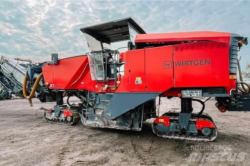 Wirtgen W220 Kita
