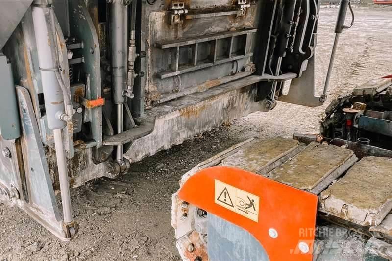 Wirtgen W220 Kita
