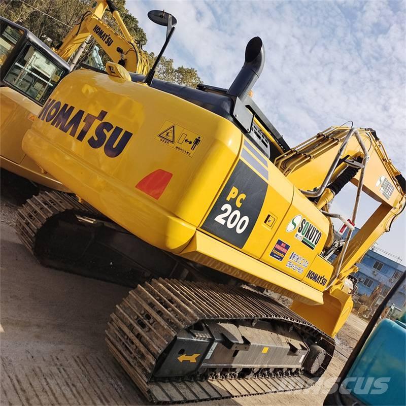 Komatsu PC 200 Vikšriniai ekskavatoriai