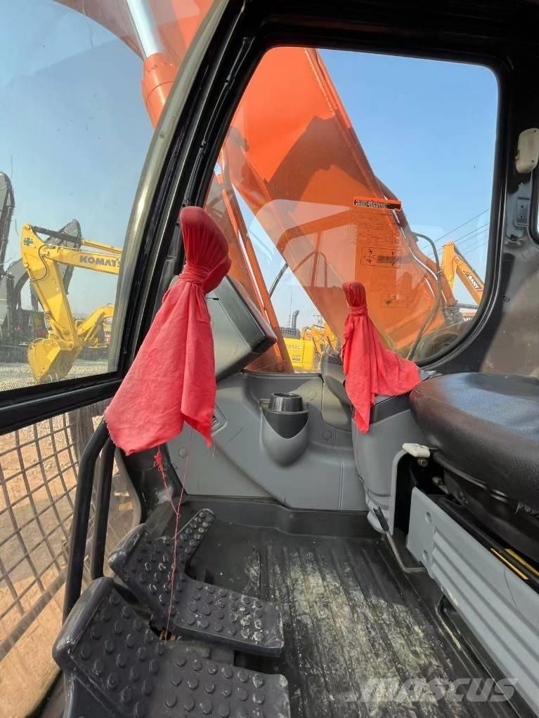 Hitachi ZX 160 Vikšriniai ekskavatoriai