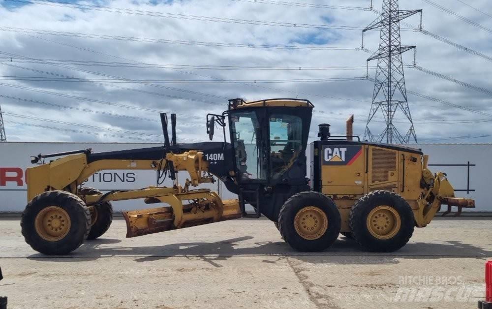 CAT 140 M Greideriai
