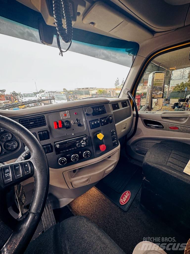 Peterbilt 579 Savivarčių priekabų vilkikai