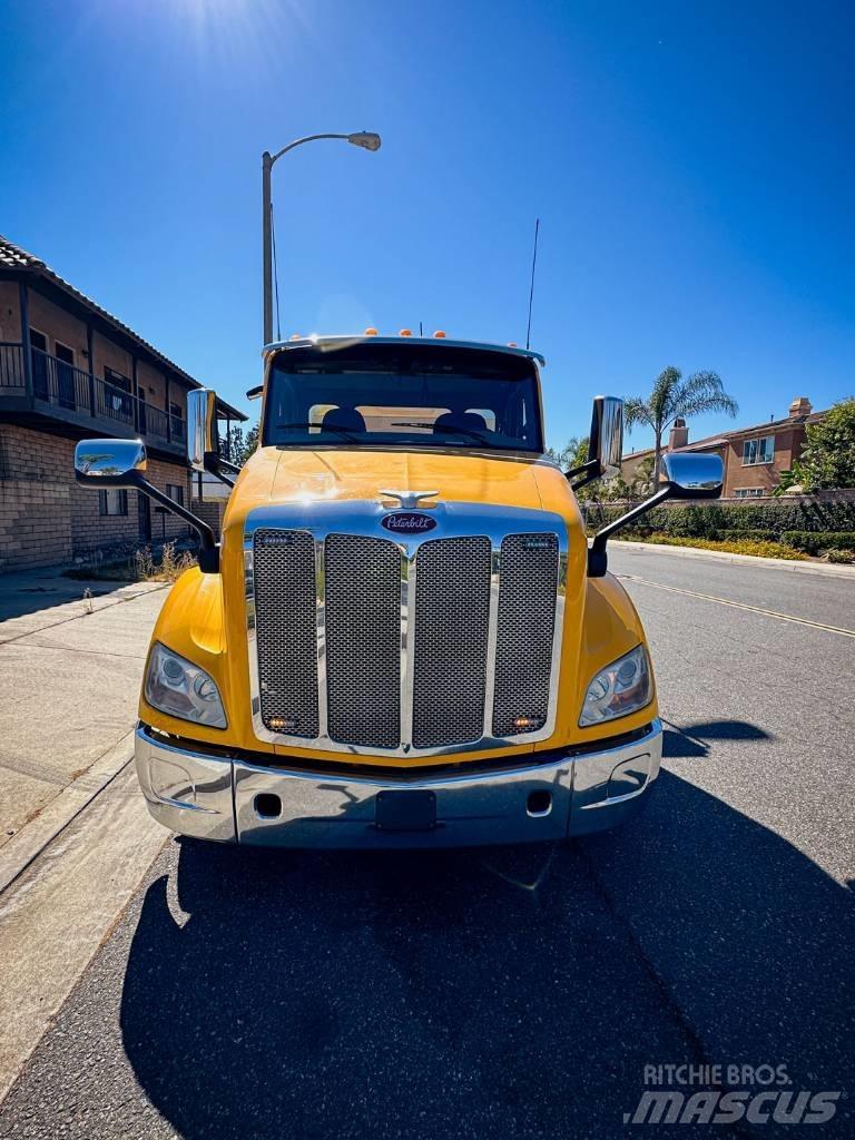 Peterbilt 579 Savivarčių priekabų vilkikai