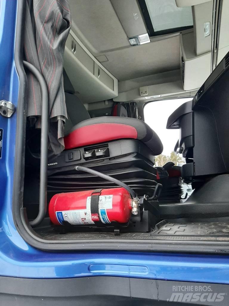 Volvo FH 13 Savivarčių priekabų vilkikai