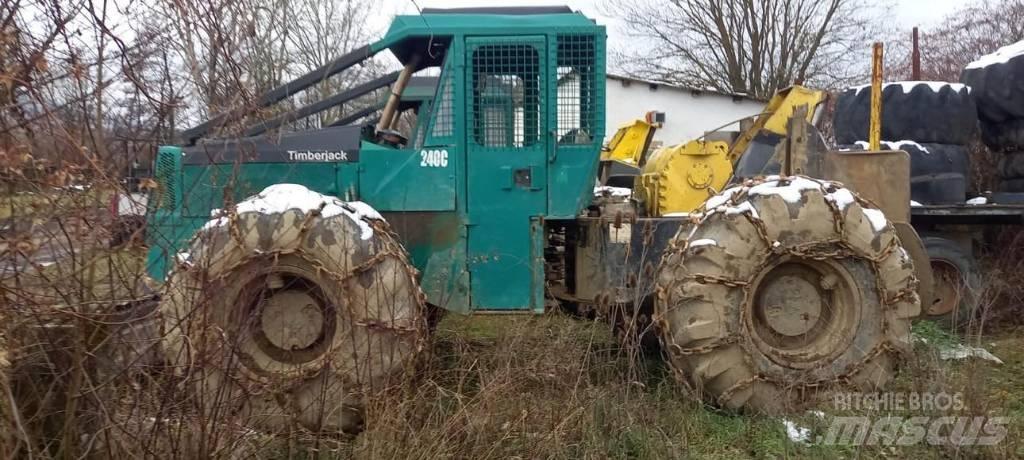 Timberjack 240 C Skiedrovežiai