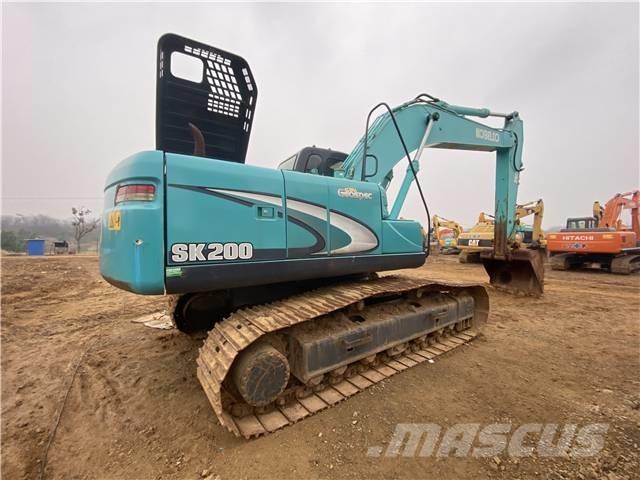 Kobelco SK 200 Vikšriniai ekskavatoriai