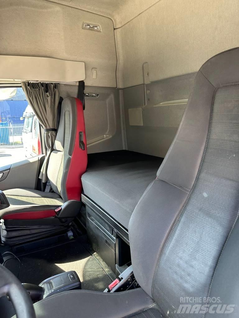 Volvo FH Savivarčiai su kabeliniu keltuvu