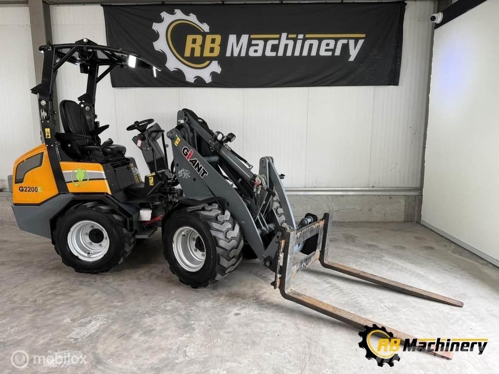 GiANT G2200E Naudoti ratiniai krautuvai