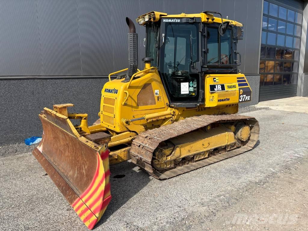 Komatsu D37 PX-23 Vikšriniai buldozeriai